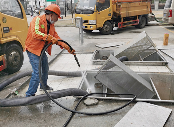 红坪镇隔油池清理